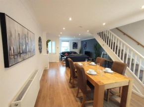ChiPad Duo - Comfy House with Parking & Garden